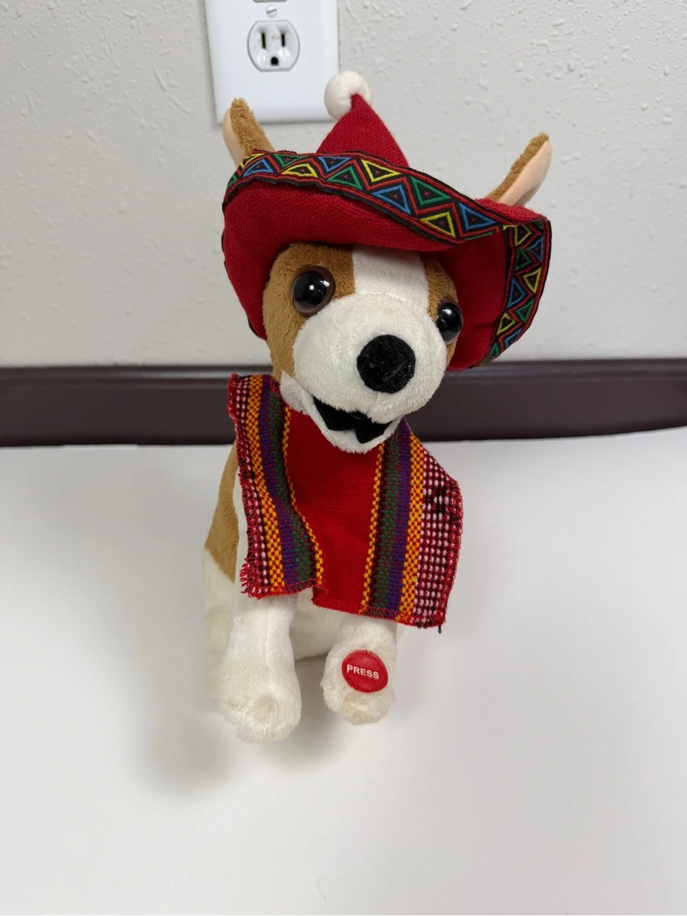 Vintage Singing Chihuahua Plush Toy Sombrero Dog Button Musical Animated Fiesta